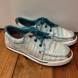 Super cute, shades of blue Twisted X.